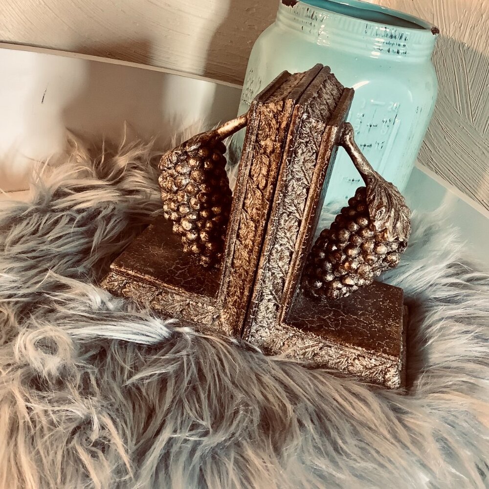 Bay Isle Home Grapevine Decorative Bookends